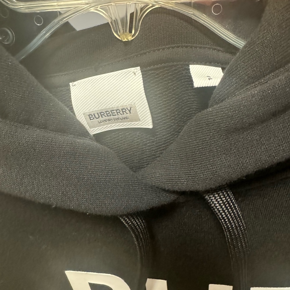 Burberry hoodie size smalll